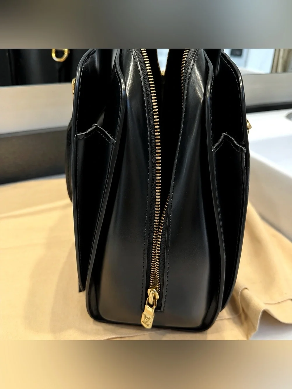 Louis Vuitton • Alma PM Epi Black Leather • Handbag • Purse